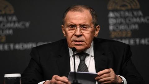 وزير الخارجية الروسي سيرغي لافروف في مؤتمر صحفي بعد محادثات مع نظيره الأوكراني في تركيا. (أ ف ب).jpeg