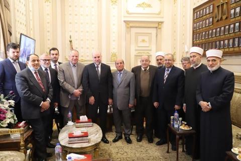 الهباش يلتقي رئيس مجلس القضاء الأعلى المصري ويبحث معه التعاون المشترك.jpg