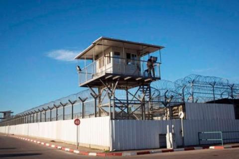معتقلات الاحتلال.jpg