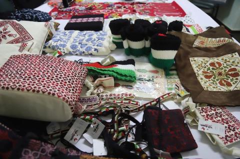 معرض التراث الشعبي بمناسبة يوم الأرض في مدينة غزة