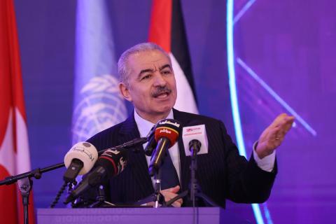 اشتية  خلال إطلاق فعالية فلسطين الرقمية.jpg