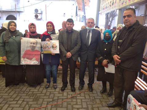 التجمع الفلسطيني للوطن و الشتات يشارك في الوقفة التضامنية مع  والأسرى الإداريين.jpg