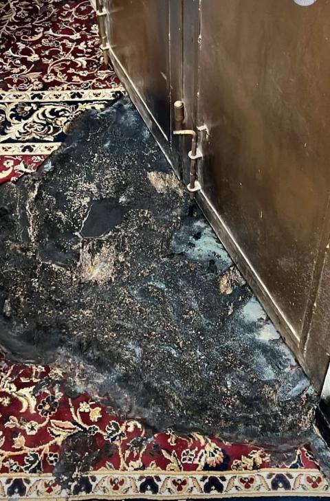 مستوطنون يحرقون أجزاء من مسجد قرية زيتا جماعين.jpg