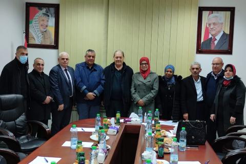 فتوح يستقبل وفد من الصحة في غزة.jpg