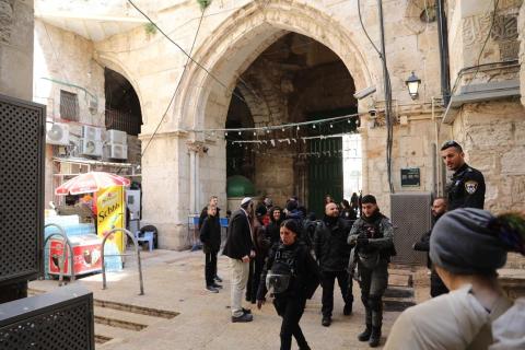 عشرات المستوطنين يقتحمون المسجد الأقصى من باب المغاربة