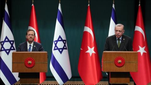 الرئيس التركي رجب طيب أردوغان خلال مؤتمر صحفي مشترك مع نظيره الإسرائيلي  إسحاق هرتصوغ في أنقرة.jpg