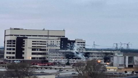 تصاعد الدخان من محطة