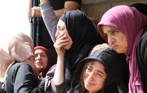 فلسطينيون يشيعون جثمان الشهيد محمد غنيم في قرية الخضر في مدينة بيت لحم