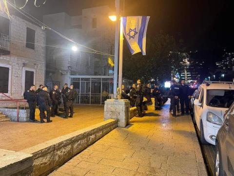 حيفا: انتشار قوات كبيرة من الشرطة في محيط ساحة الأسير قبيل وقفة تنديدا بالعدوان على القدس والأقصى