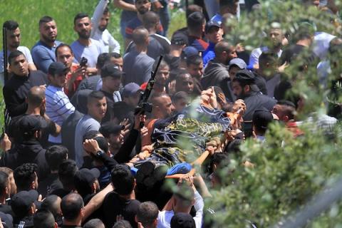 تشييع جثمان الشهيد احمد السعدي الذي ارتقى برصاص الاحتلال صباح اليوم في مخيم جنين بالضفة الغربية