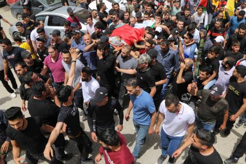 ماهير محافظة قلقيلية تشيع جثمان الشهيد يحيى عدوان 6.jpg