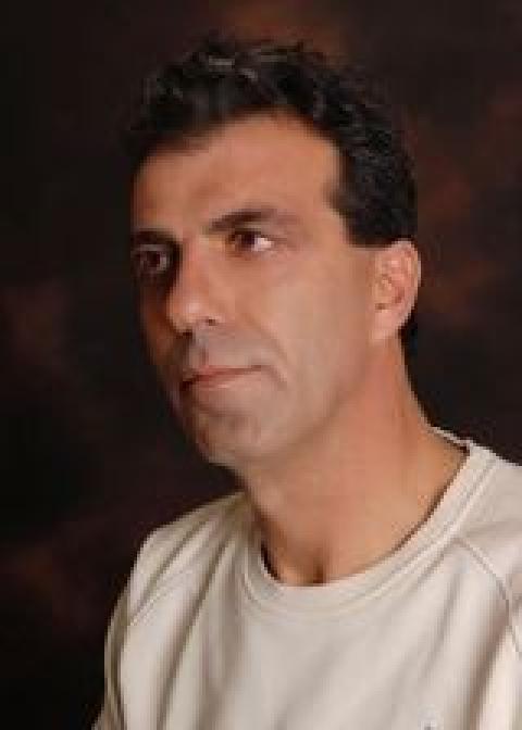 أحمد أبو سليم.jpg
