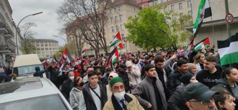 تظاهرة جماهيرية في برلين نصرة للقدس والأقصى.jpg