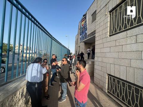 انتهاكات الاحتلال: عرقلة موكب تشييع أبو عاقلة وفرض قيود على المشيعين