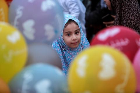 فلسطينيون يؤدون صلاة عيد الفطر في قظاع غزة