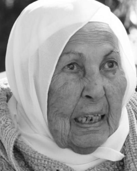 والدة عميد الأسرى البطل كريم يونس