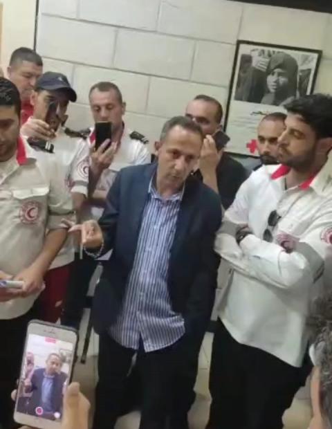 العمل: توقيع اتفاق مبدأي وإطلاق حوار في النزاع العمالي بين "نقابة العاملين" و "الهلال الأحمر الفلسطيني"