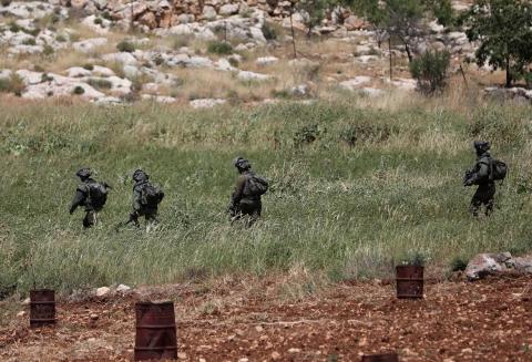 مواجهات بين الشبان وجيش الاحتلال خلال المسيرة الأسبوعية ضد التوسع الاستيطاني في بيت دجن شرق نابلس
