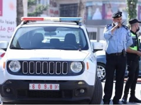 الشرطة تضبط سلاحاً نارياً وتقبض على 5 اشخاص متسببين في شجار برام الله .