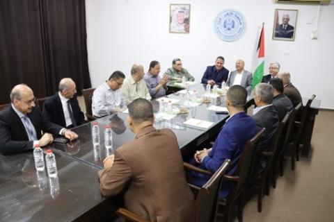د. أبو هولي يزور جامعة الأزهر بعزة ويبحث معها سبل التعاون