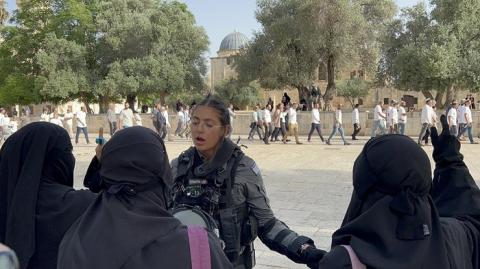 الشرطة الإسرائيلية تسمح لمجموعات جديدة بإقتحام المسجد الأقصى