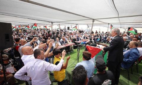 معطيات رسمية : الفلسطينيون يتساوون عددا مع اليهود