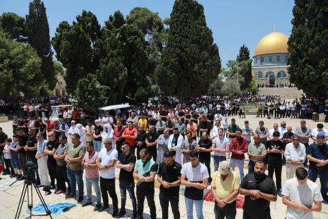 صلاة الجمعة في رحاب المسجد الأقصى المبارك 4.jpg