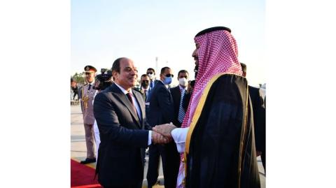 الرئيس عبد الفتاح السيسي يودع ولي عهد المملكة العربية السعودية.jpg