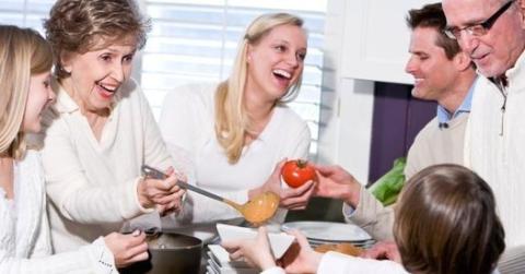 أغذية تكميلية وأنظمة غذائية هامة لطفلك عند بلوغه ستة أشهر.