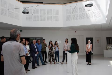 جامعة دار الكلمة تنظم فعاليات تقييم مشاريع التخرج لطلبة برنامجي الفنون التشكيلية المعاصرة وفن الصياغة
