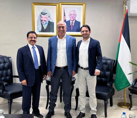 رئيس مجلس إدارة الجامعة العربية الأمريكية المؤسس في زيارة لأمين سر اللجنة التنفيذية لمنظمة التحرير
