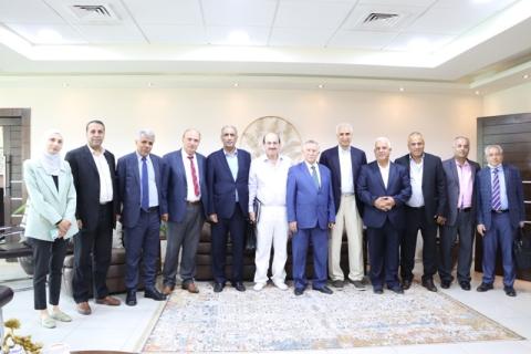 وفد الصندوق العربي للإنماء الاقتصادي والاجتماعي بدولة الكويت يزور جامعة بوليتكنك فلسطين