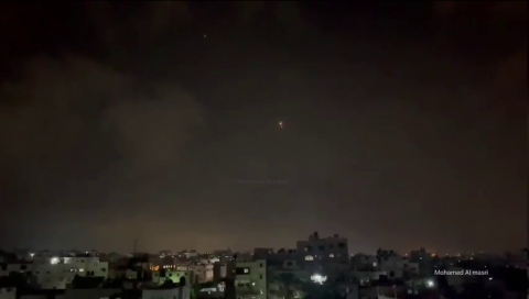 بالفيديو الجيش الإسرائيلي: " تحديد عملية إطلاق قذيفة صاروخية من غزة وتم اعتراضها بواسطة القبة الحديدية"