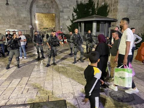 قوات الاحتلال تغلق جميع المداخل المؤدية إلى البلدة القديمة من القدس المحتلة.jpg