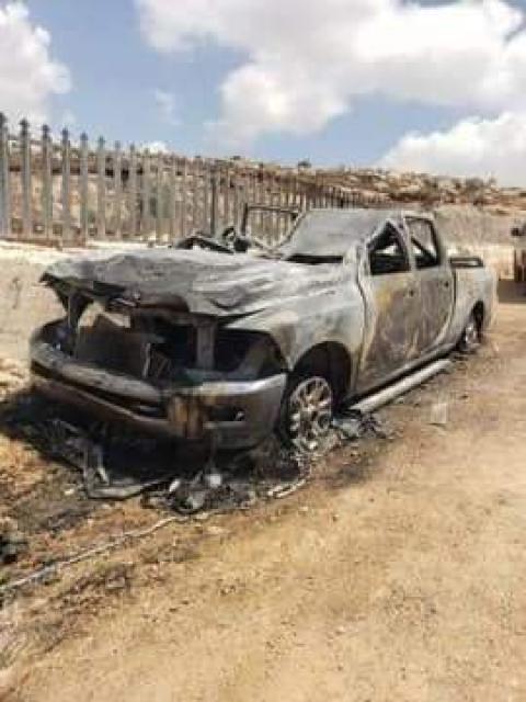 بالفيديو إصابة مواطن وإحراق مركبته شرق رام الله