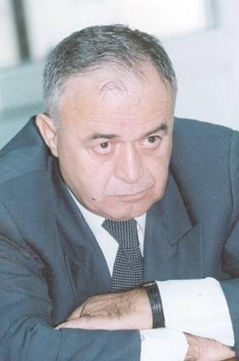 فخري قعوار.jpg