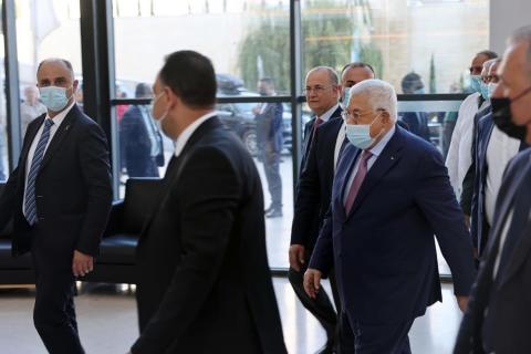 الرئيس يفتتح مركز العناية المتوسطة في مستشفى الاستشاري العربي 1.jpg