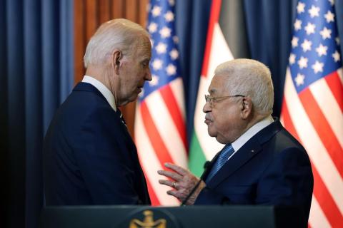 الرئيس محمود عباس، خلال مؤتمر صحفي مع الرئيس الأميركي جو بايدن، في مقر الرئاسة بمدينة بيت لحم 3.jpg