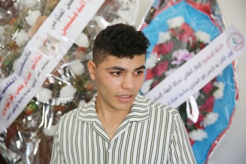 7الطالب عبد الرحمن الحواجري والحاصل على نسبة 99.3% في غزة.jpg