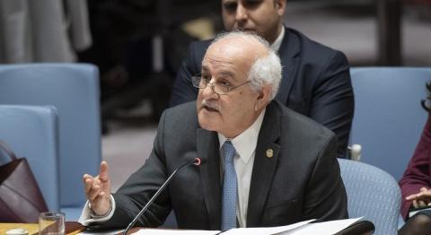 المندوب الدائم لدولة فلسطين لدى الأمم المتحدة السفير رياض منصور يلقي كلمته خلال الجلسة.jpg