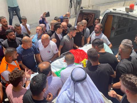 جماهير جنين تشيع جثمان رفيق غنام في جبع
