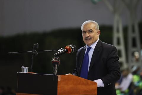 اشتية يشارك في الاحتفال بعيد الشرطة وتخريج الدورة التأسيسية (41).jpg