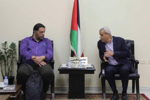قلقيلية: المحافظ يلتقي وفداً أرجنتينياً ويطلعه على واقع المحافظة