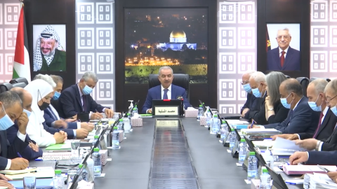اشتية يطالب لابيد بتسليم منزل رجل الأعمال الفلسطيني حنا سلامة