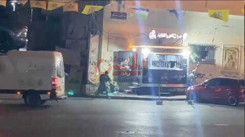 قوات خاصة تعتقل شابين من مخيم الدهيشة
