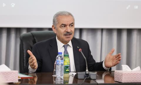 رئيس الوزراء د. محمد اشتية يتفقد ترتيبات وجاهزية وزارة التربية والتعليم لافتتاح العام الدراسي.jpg