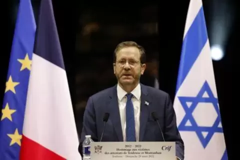 الرئيس الإسرائيلي إسحق هرتزوج في تولوز جنوب فرنسا يوم 20 مارس آذار 2022. صورة لرويترز من ممثل لوكالات الأنباء.