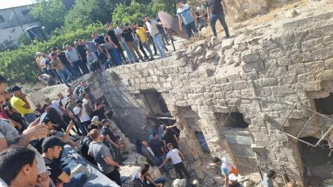 آثار الدمار في المكان الذي اشتبك فيه مقاومون مع قوات الاحتلال الخاصة في البلدة القديمة بنابلس.jpg