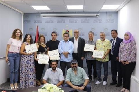 الثقافة تستقبل وفداً من فنانين امريكا اللاتينية.JPG