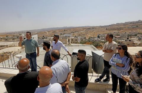 جولة البعثات الدبلوماسية والقناصل الاجانب لمناطق السفوح الشرقية للقدس المحتلة.jpg